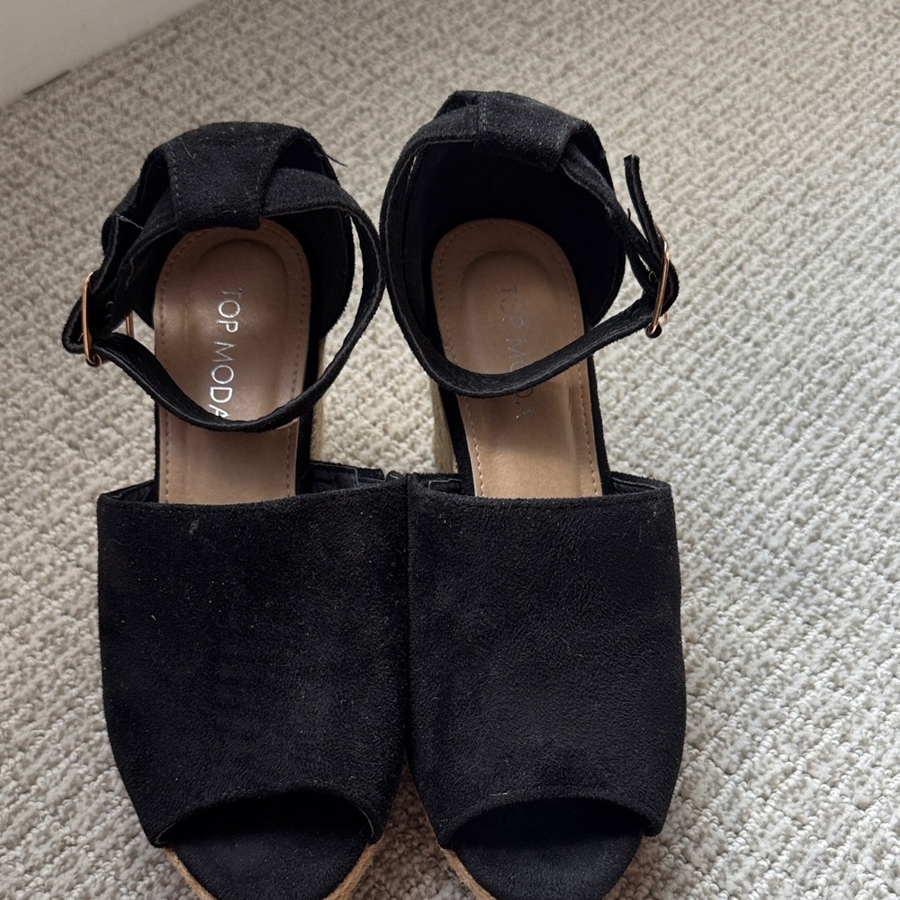 TOP Moda Black Suede Peep-Toe Wedge Sandals with Ankle Strap